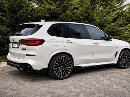 2019 BMW X5 30d IV (G05/G18), белый, 6990000 рублей, вид 2