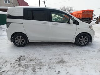 2014 Honda Freed Spike I Рестайлинг 2, белый, 970000 рублей, вид 3