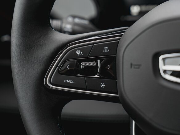 2026 Geely Monjaro I Рестайлинг, серебристый, 4553999 рублей - вид 9