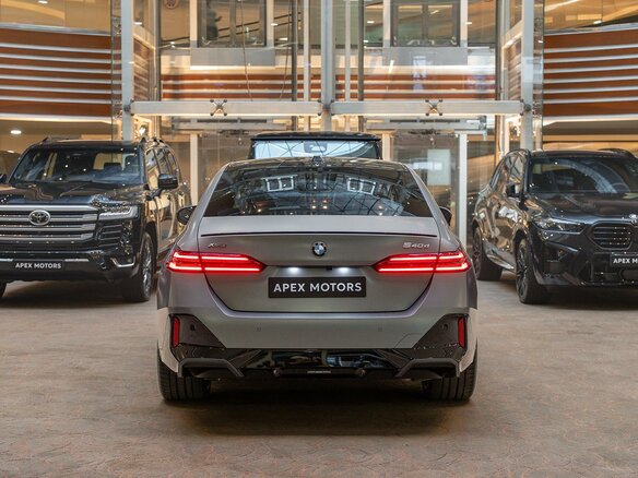2026 BMW 5 серии 540d xDrive VIII (G60/G61/G68), серый, 14190000 рублей - вид 7