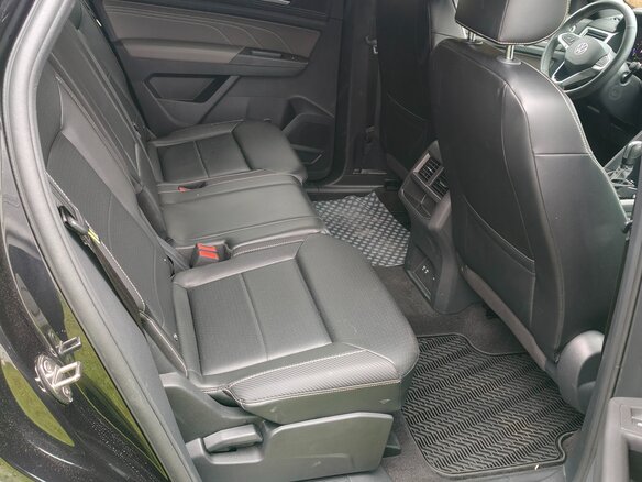 2022 Volkswagen Atlas Cross Sport I, чёрный, 3700000 рублей - вид 19