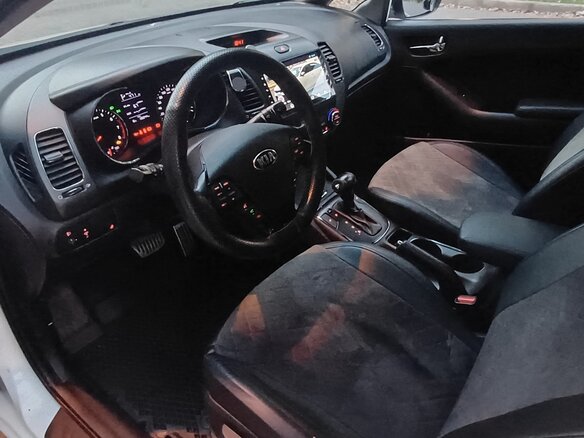 2019 Kia Cerato III Рестайлинг (Classic), белый, 1550000 рублей - вид 17