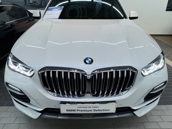 2021 BMW X5 40i IV (G05/G18), белый, 8900000 рублей - вид 3