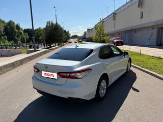 2020 Toyota Camry VIII (XV70), белый, 2280000 рублей, вид 4