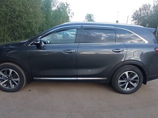 2018 Kia Sorento 8-speed III Prime Рестайлинг, серый, 2500000 рублей, вид 3