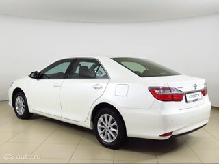 2015 Toyota Camry VII (XV50) Рестайлинг, белый, 1700000 рублей, вид 5
