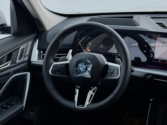 2025 BMW X1 25Li xDrive III (U11/U12), белый - вид 18