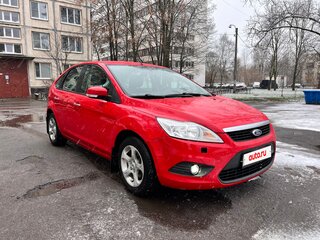 2011 Ford Focus II Рестайлинг, красный, 857000 рублей, вид 1