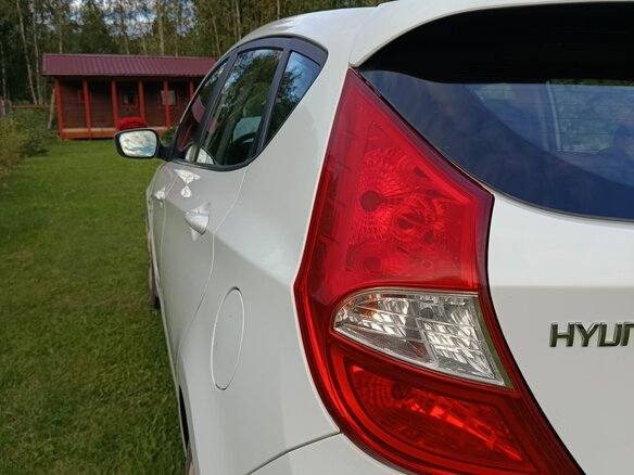 2014 Hyundai Solaris I Рестайлинг, белый, 820000 рублей - вид 11