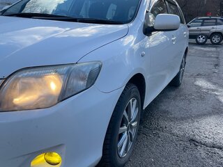 2011 Toyota Corolla Fielder X (E140, E150) Рестайлинг, белый, 1050000 рублей, вид 1