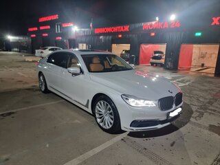 2016 BMW 7 серии 750i xDrive VI (G11/G12), белый, 3400000 рублей, вид 2