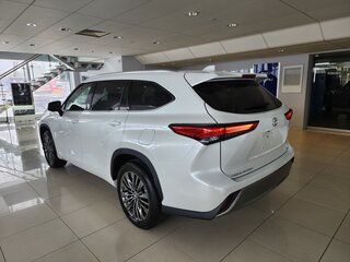 2026 Toyota Highlander IV (XU70), белый, 5390000 рублей, вид 3