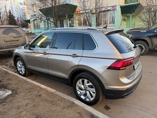 2021 Volkswagen Tiguan II Рестайлинг, коричневый, 2900000 рублей, вид 4