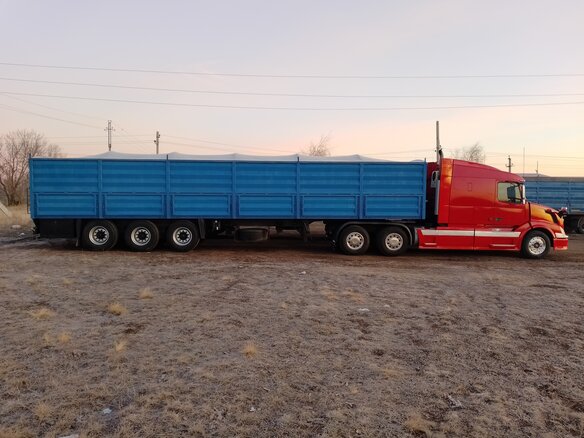 2003 Volvo VNL, красный, 5500000 рублей - вид 23