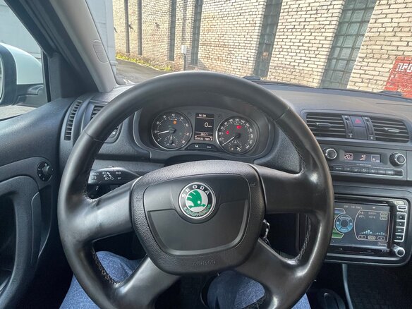 2010 Skoda Fabia II Рестайлинг, синий, 540000 рублей - вид 7