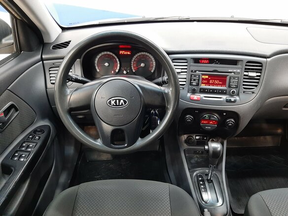 2011 Kia Rio II Рестайлинг, бежевый - вид 13