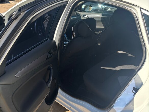 2011 Ford Mondeo IV Рестайлинг, белый, 600000 рублей - вид 6