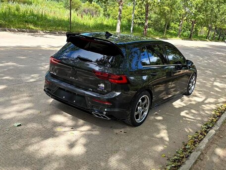 2023 Volkswagen Golf VIII, чёрный, 2010010 рублей, вид 3