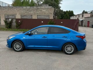 2017 Hyundai Solaris II, синий, 1280000 рублей, вид 2