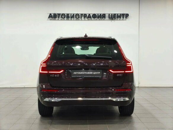 2025 Volvo XC60 II Рестайлинг 2, красный, 6290000 рублей - вид 4