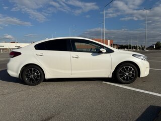 2019 Kia Cerato III Рестайлинг (Classic), белый, 1480000 рублей, вид 3