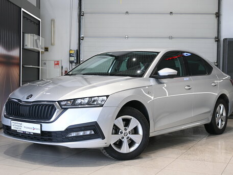 2021 Skoda Octavia IV (A8), серебристый, 2180000 рублей, вид 3
