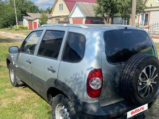 2011 Chevrolet Niva I Рестайлинг, серебристый, 600000 рублей, вид 5