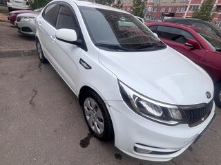 2016 Kia Rio III Рестайлинг, белый, 930000 рублей, вид 1