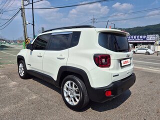 2023 Jeep Renegade I Рестайлинг, белый, 2500777 рублей, вид 3