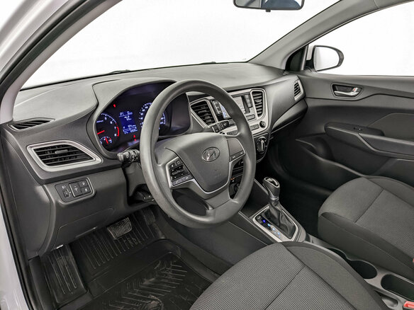 2022 Hyundai Solaris II Рестайлинг, белый, 1500000 рублей - вид 15