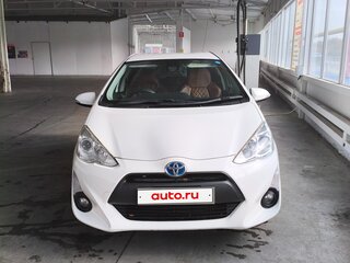 2017 Toyota Aqua I Рестайлинг, белый, 920000 рублей, вид 1