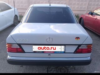 1991 Mercedes-Benz W124 200, голубой, 800000 рублей, вид 2