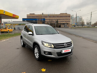 2011 Volkswagen Tiguan I Рестайлинг, серебристый, 1710000 рублей, вид 3