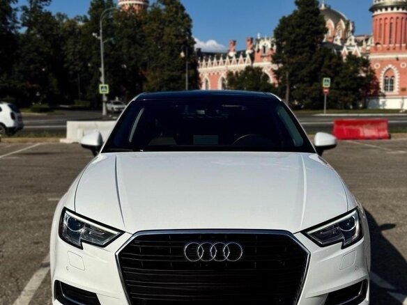 2020 Audi A3 III (8V) Рестайлинг, белый, 1820000 рублей