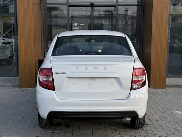 2026 Lada (ВАЗ) Granta I Рестайлинг, белый - вид 4