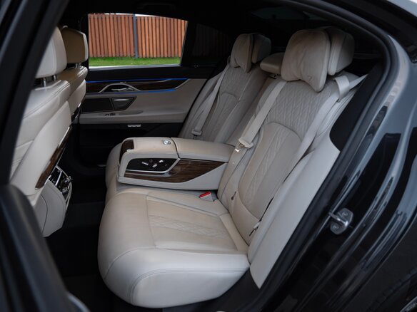 2016 BMW 7 серии 740d xDrive VI (G11/G12), серый, 4500000 рублей - вид 35