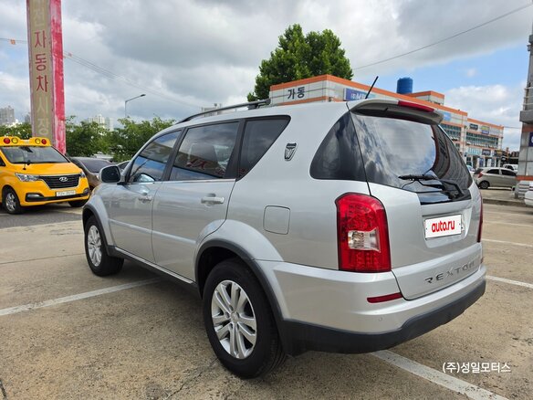 2014 SsangYong Rexton III, серебристый, 1440000 рублей - вид 5