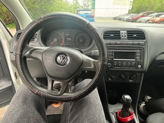 2018 Volkswagen Polo V Рестайлинг, белый, 330000 рублей, вид 5