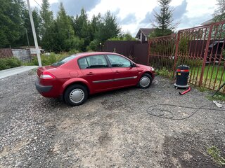 2006 Renault Megane II Рестайлинг, красный, 500000 рублей, вид 2