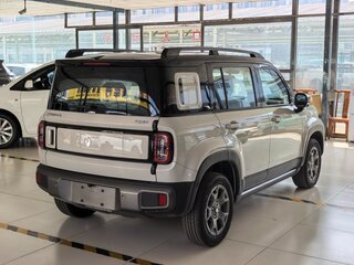 2026 Baojun Yep Plus, бежевый, 1566666 рублей, вид 4