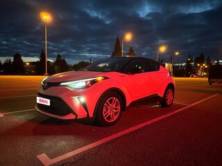2023 Toyota C-HR I Рестайлинг, белый, 4050000 рублей, вид 1