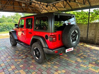 2018 Jeep Wrangler IV (JL), красный, 3599999 рублей, вид 3