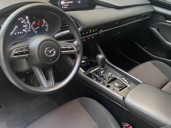 2022 Mazda 3 IV (BP), чёрный, 2300000 рублей - вид 6