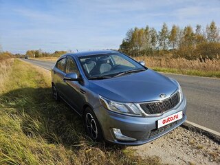 2014 Kia Rio 6-speed III, голубой, 830000 рублей, вид 3