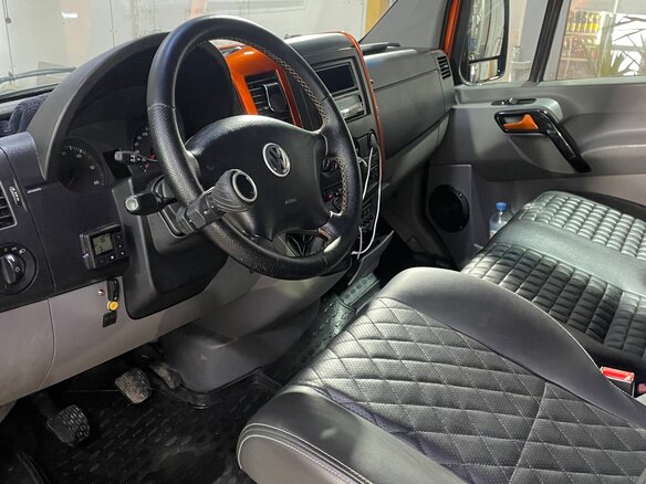 2007 Volkswagen Crafter, оранжевый, 2390000 рублей - вид 11