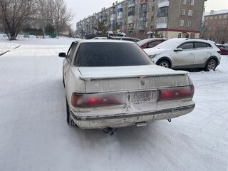 1991 Toyota Mark II VI (X80), белый, 350000 рублей, вид 3