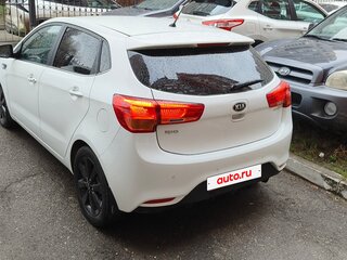 2015 Kia Rio III Рестайлинг, белый, 1335000 рублей, вид 3
