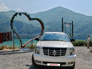 2011 Cadillac Escalade III, белый, 1900000 рублей, вид 2