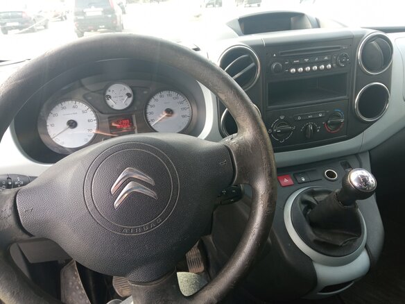 2013 Citroen Berlingo II Рестайлинг, серебристый, 999000 рублей - вид 5
