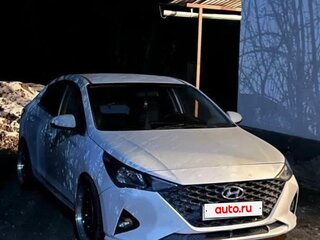 2018 Hyundai Solaris II, белый, 750000 рублей, вид 2